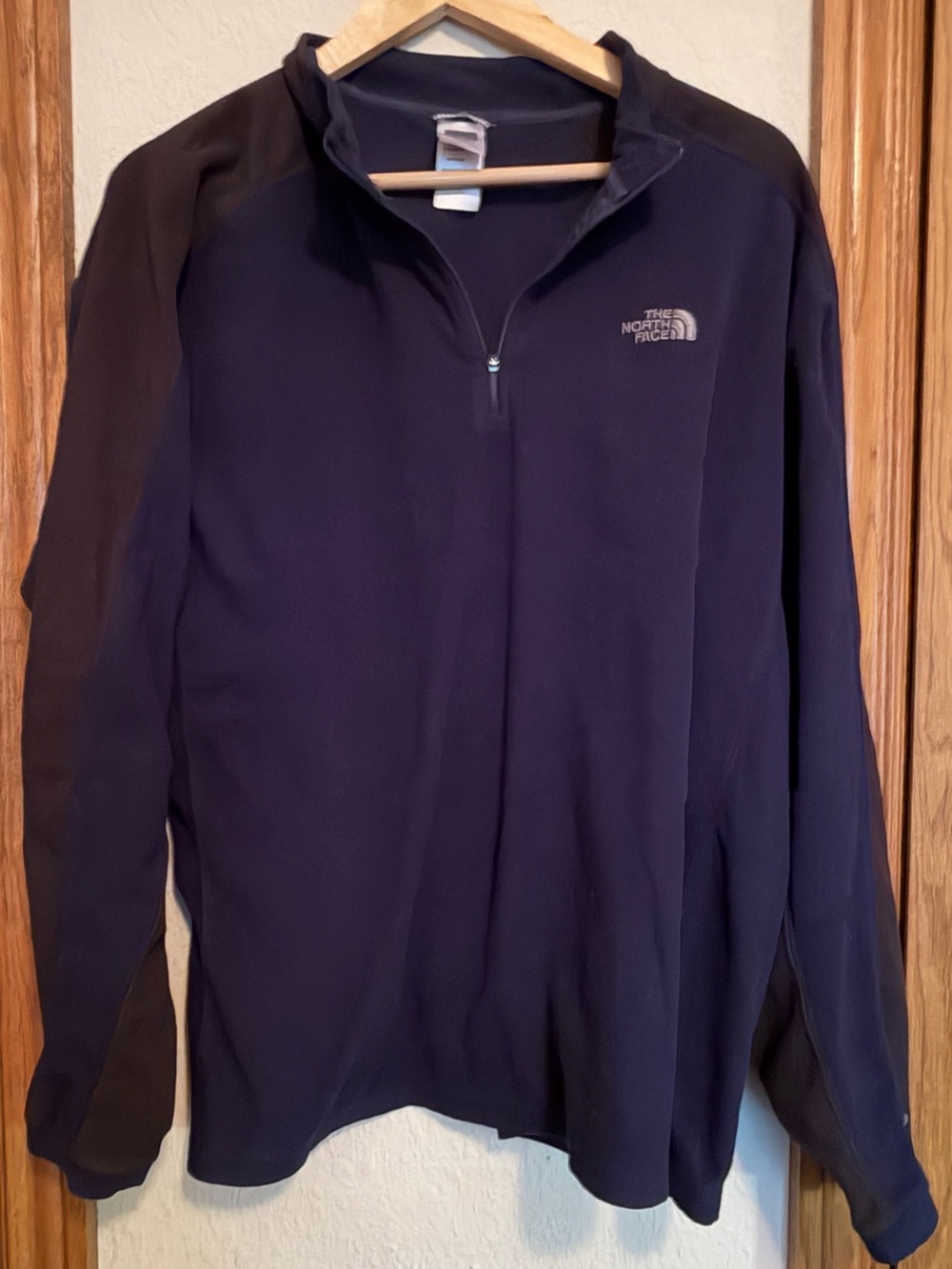 The North Face Men's Navy and Black Half-Zip Pullover